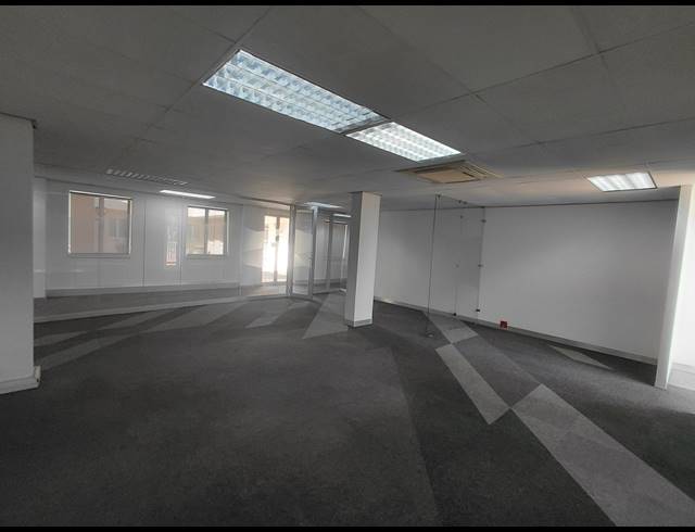 2,415M² OFFICE TO LET IN BRYANSTON